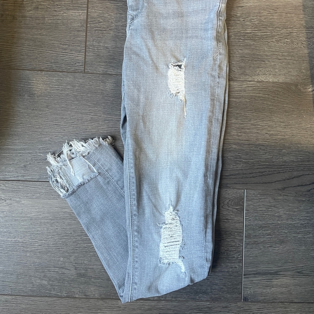 EXPRESS ULTIMATE STRETCH SKINNY JEANS WITH RIPS - GREY SIZE 00